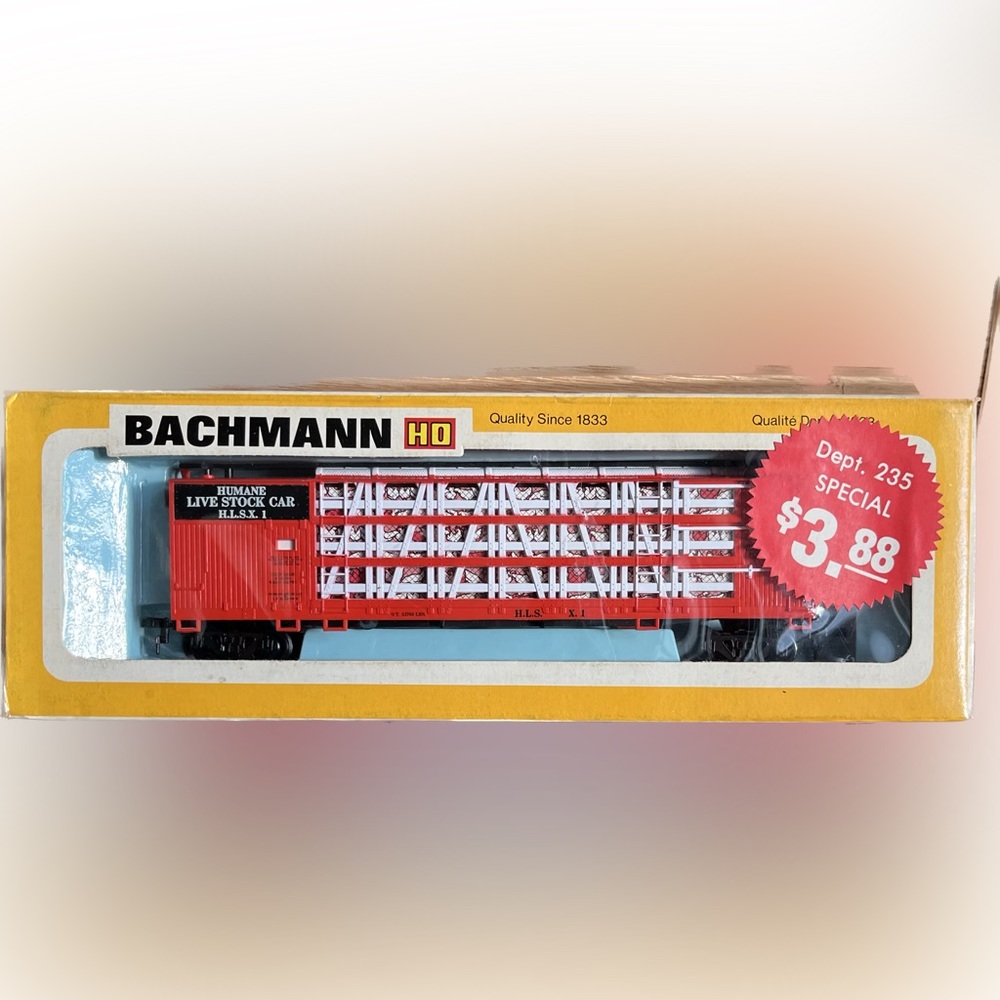 Bachmann “51’ Tri-Level Poultry Car”